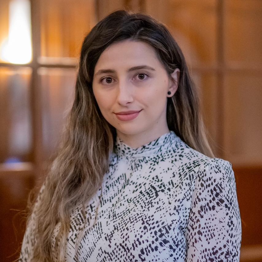 Georgiana Stroe, Senior HR Consultant, are peste 7 ani de experienta in echipa BIA HCS.